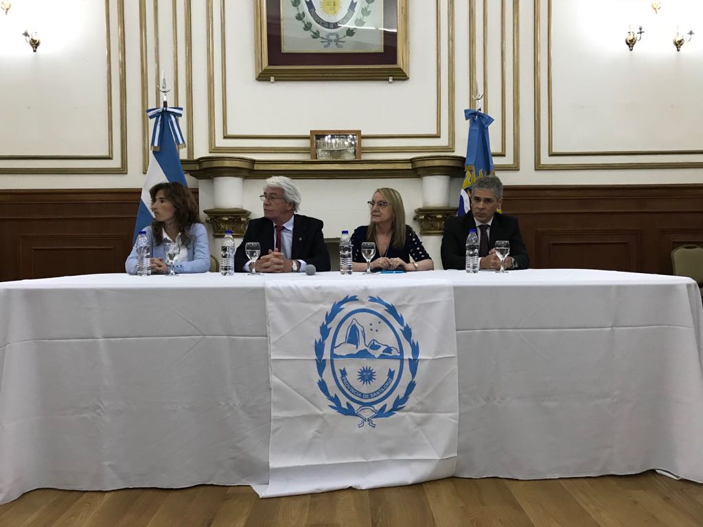 Argentina: Convenio con Santa Cruz por el Centro de Medicina Nuclear