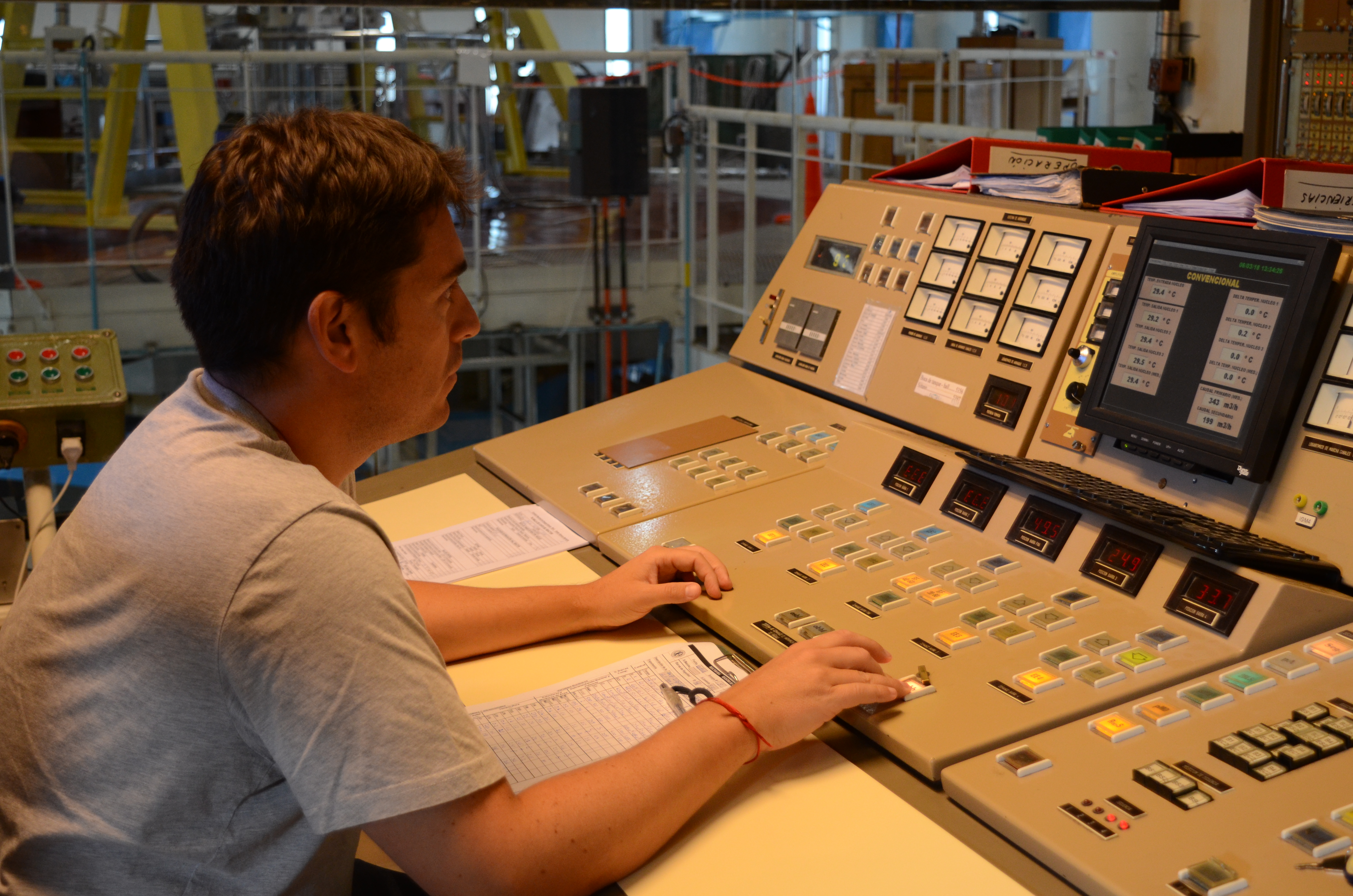 ¿Para qué se usan los neutrones del RA-6?