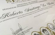 EL SENADO DISTINGUIÓ CON UNA MENCIÓN DE HONOR A ROBERTO SANTIAGO DE BRITO