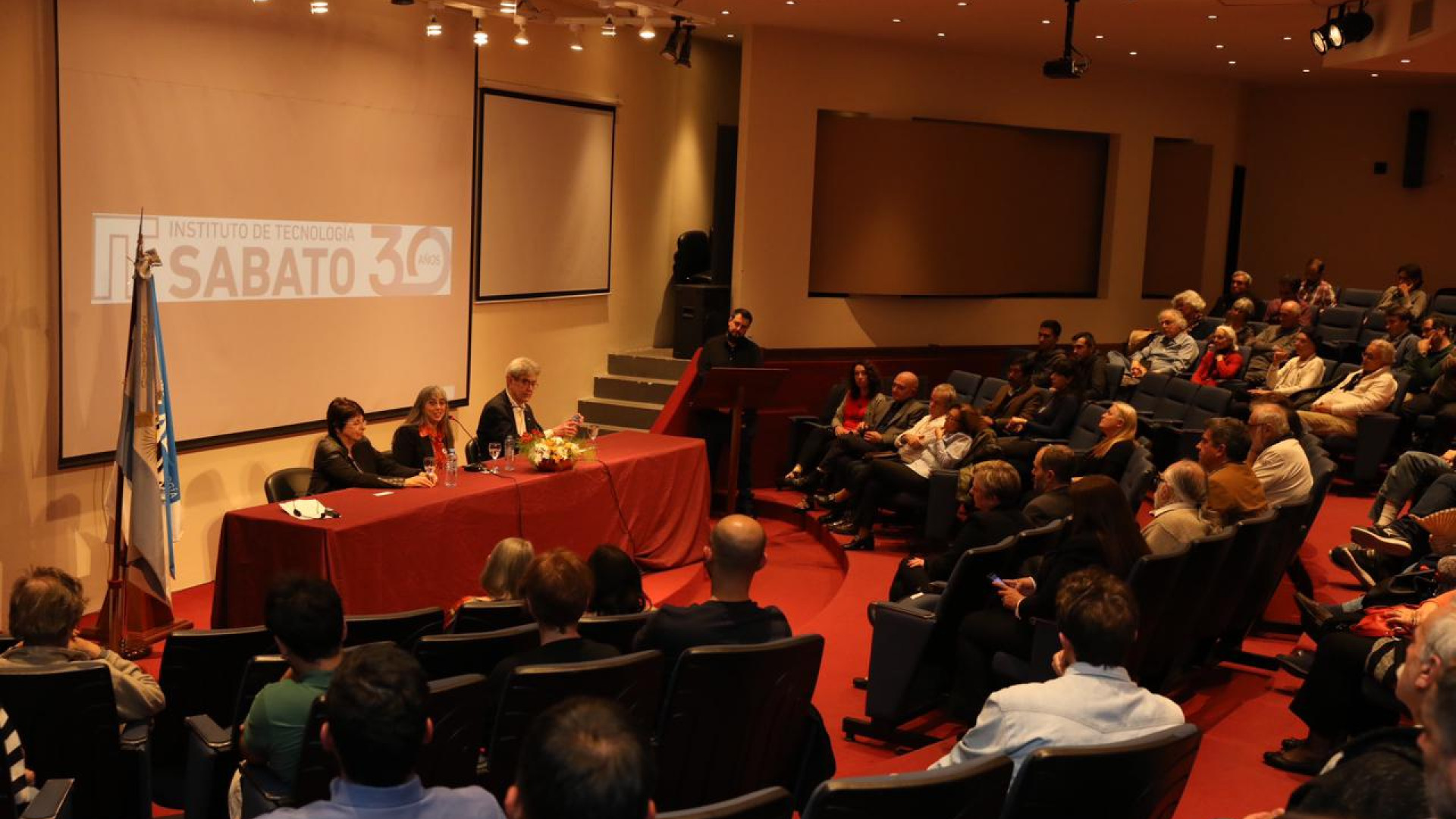 El Instituto Sabato celebró su 30° aniversario con estudiantes, egresados y docentes de todas sus épocas