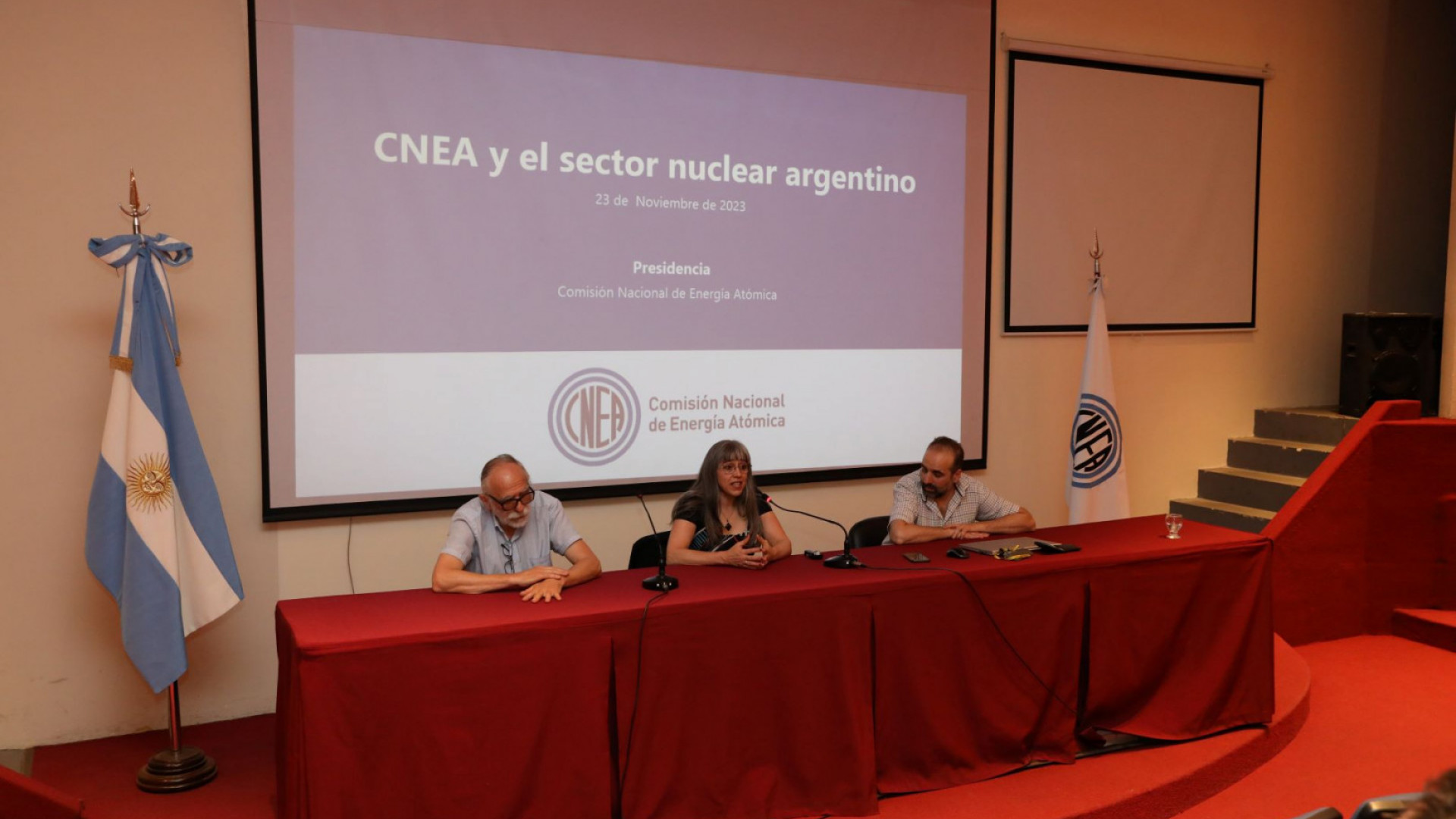 El dominio argentino del ciclo de combustible nuclear fue el eje de un encuentro en la CNEA