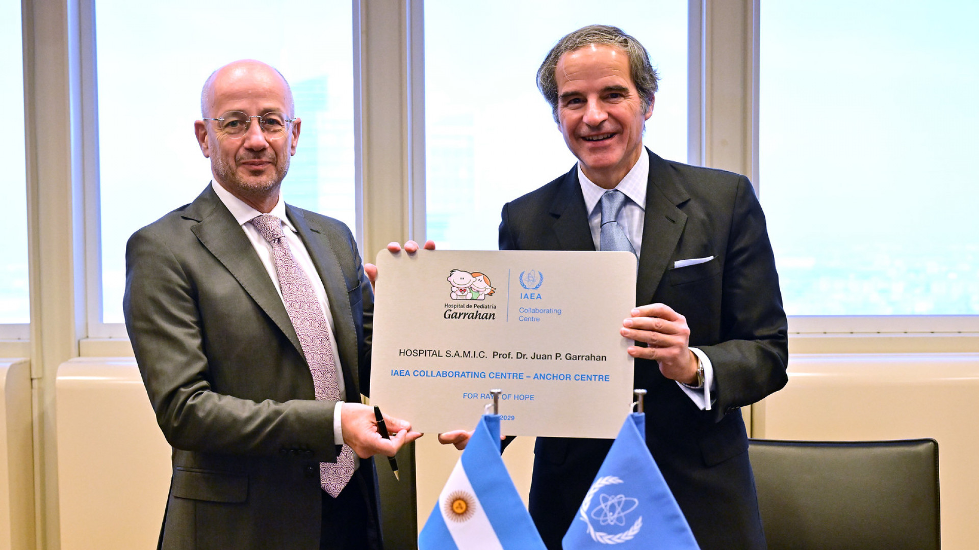 La CNEA y el OIEA profundizan su cooperación para que los tratamientos contra el cáncer sean más accesibles