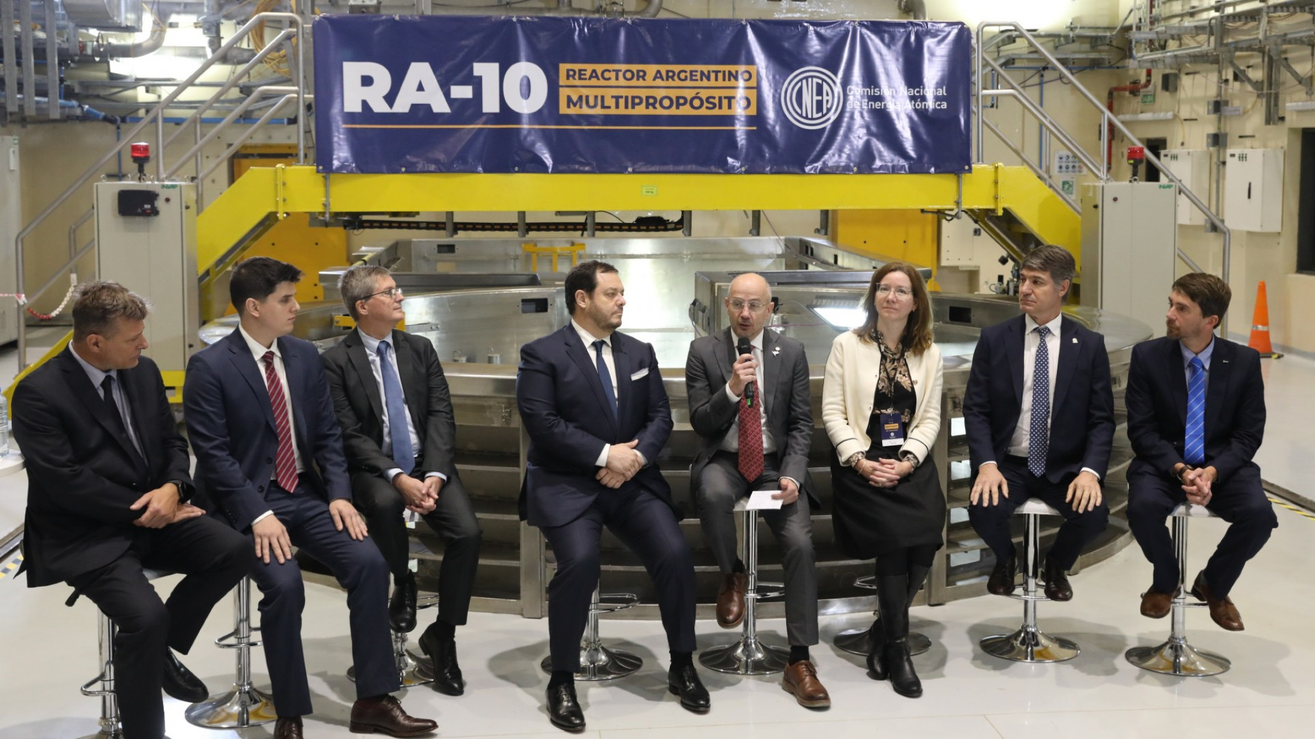 La CNEA celebró su 75° aniversario en el reactor multipropósito RA-10