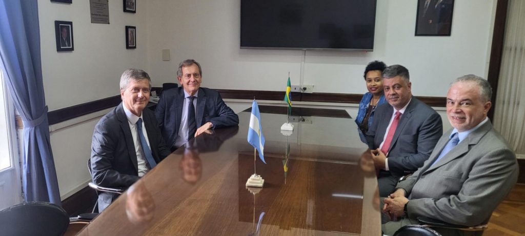 La ARN recibió la visita de la Autoridad Nacional de Seguridad Nuclear de Brasil