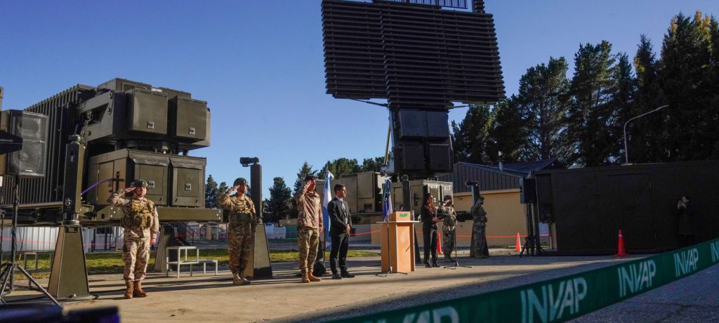 Argentina fortalece sus capacidades de defensa antiaérea con la entrega de radares RPA-200M desarrollados por INVAP
