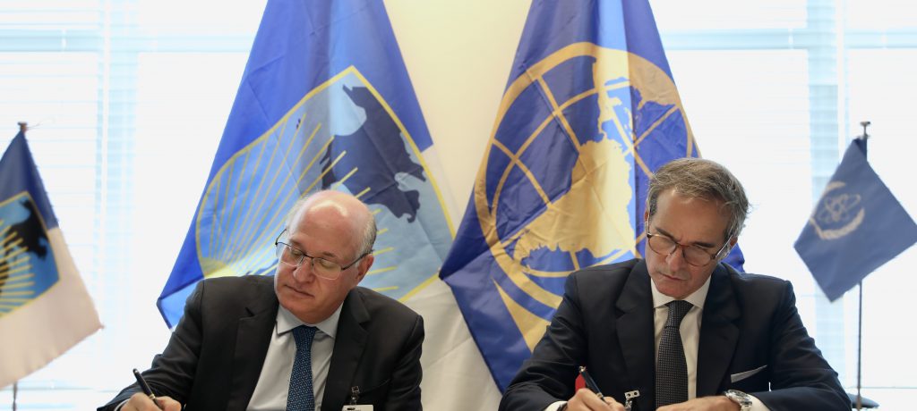 El OIEA y el Banco Interamericano de Desarrollo firman un acuerdo de asociación sobre energía nuclear para el desarrollo
